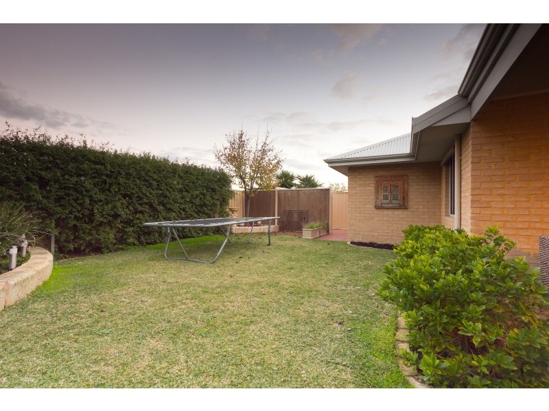 18 Salisbury Street, St James WA 6102