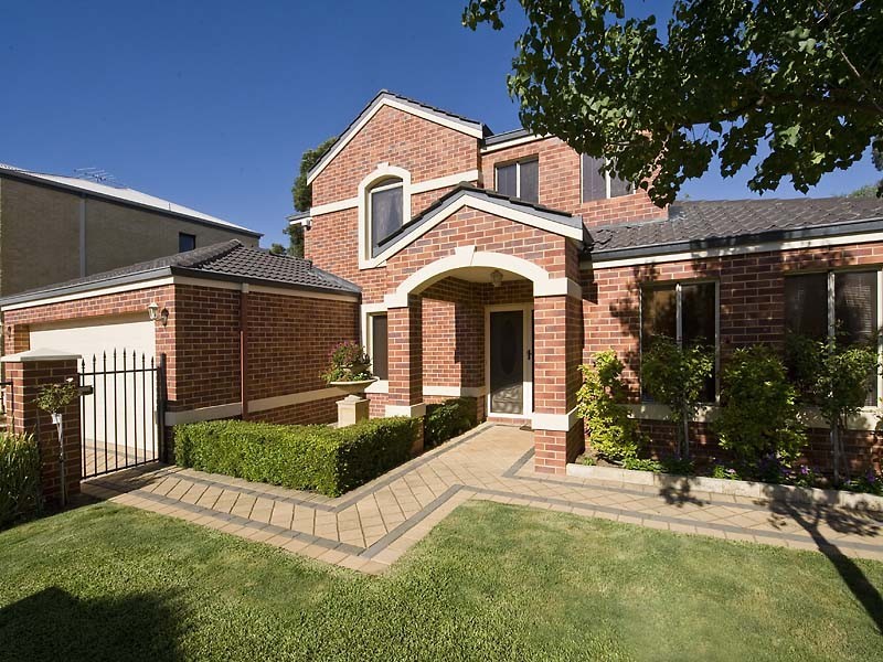 9 Hogg Avenue, Salter Point WA 6152