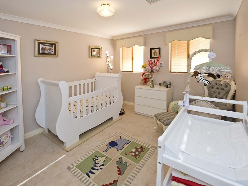9 Hogg Avenue, Salter Point WA 6152