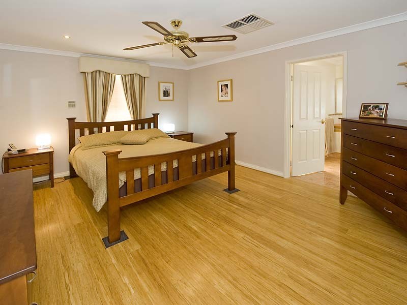 9 Hogg Avenue, Salter Point WA 6152