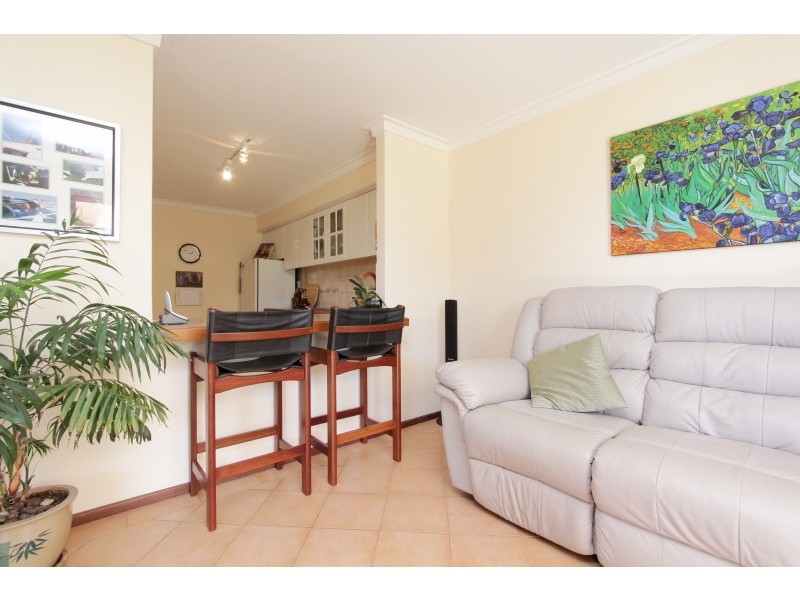 8/41 Robert Street, Como WA 6152