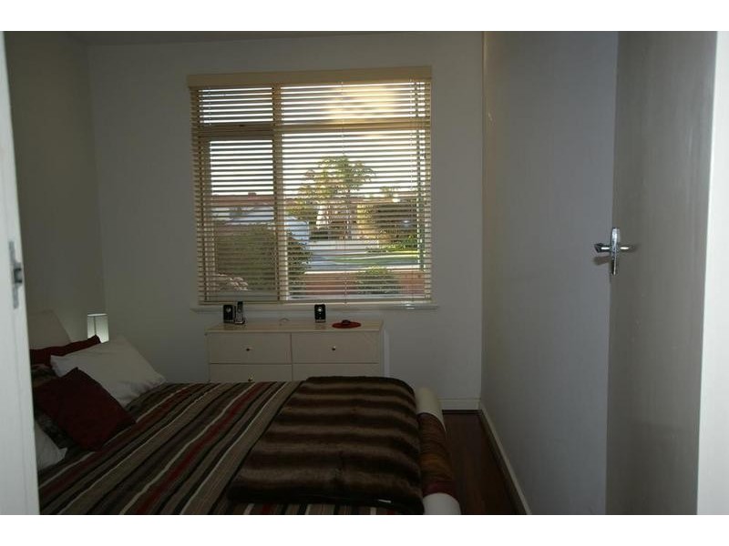 1/144 Melville Parade, Como WA 6152