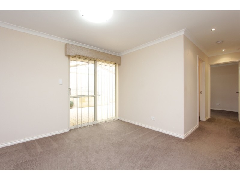 1/61 Canna Drive, Canning Vale WA 6155