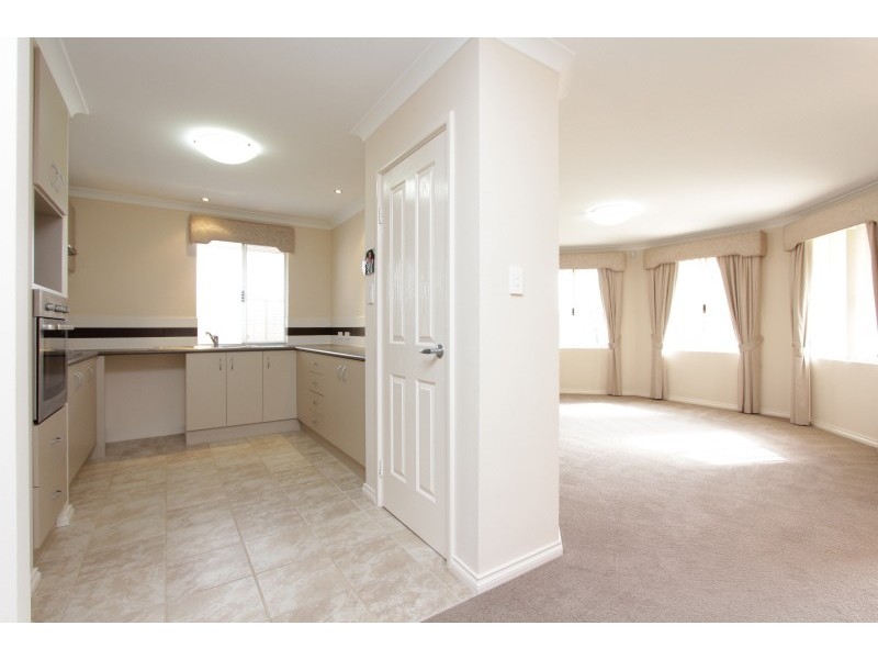 1/61 Canna Drive, Canning Vale WA 6155