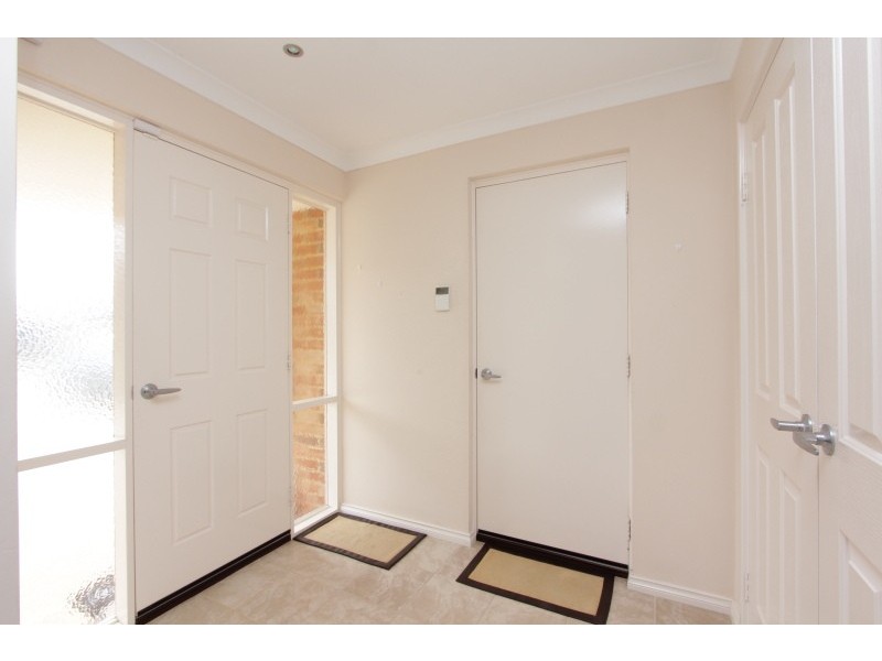 1/61 Canna Drive, Canning Vale WA 6155