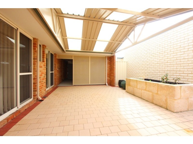 1/61 Canna Drive, Canning Vale WA 6155