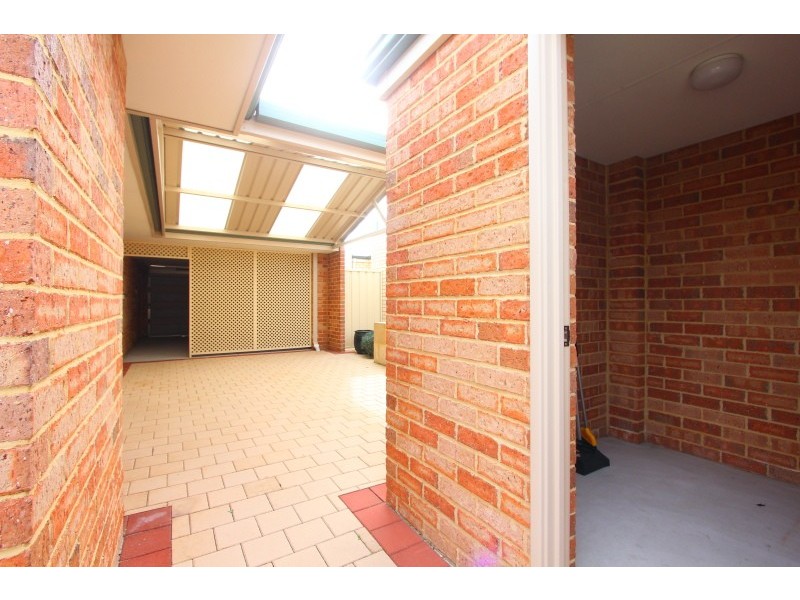 1/61 Canna Drive, Canning Vale WA 6155