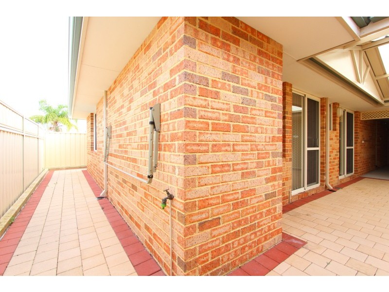 1/61 Canna Drive, Canning Vale WA 6155
