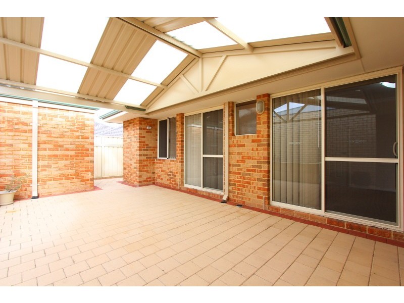1/61 Canna Drive, Canning Vale WA 6155
