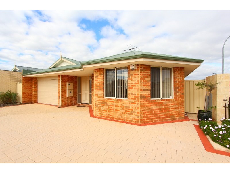 1/61 Canna Drive, Canning Vale WA 6155
