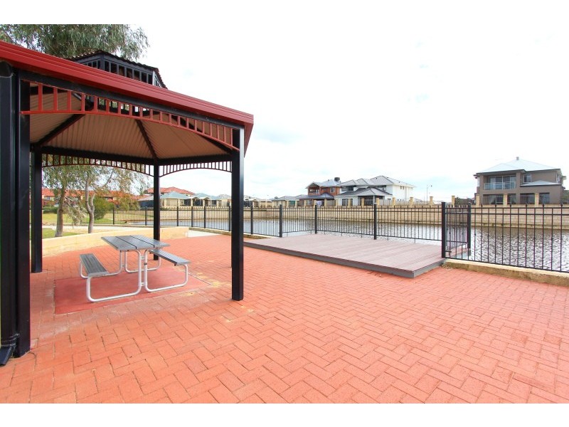 1/61 Canna Drive, Canning Vale WA 6155