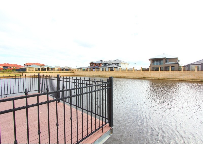 1/61 Canna Drive, Canning Vale WA 6155