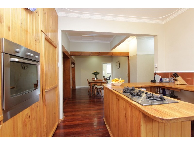 12A Walpole Street, St James WA 6102