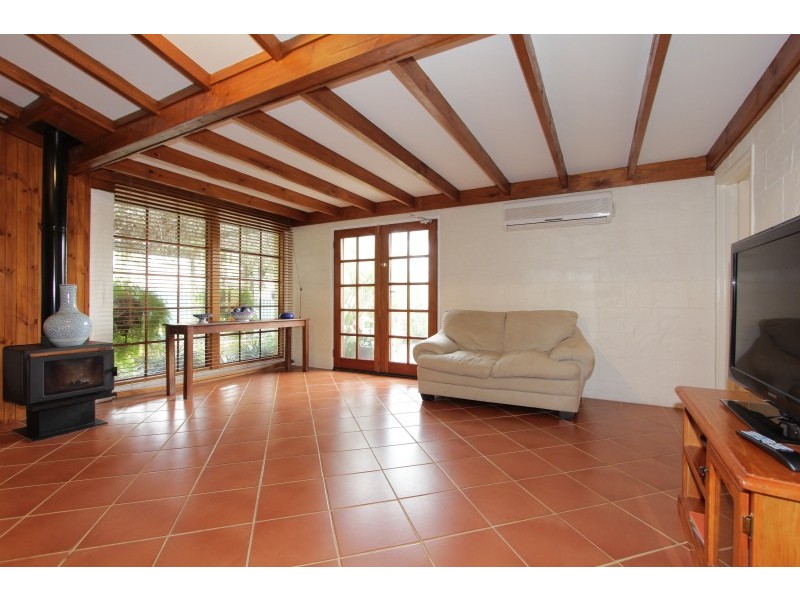 12A Walpole Street, St James WA 6102