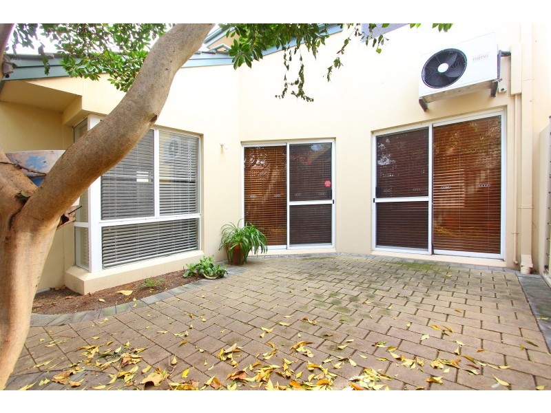 21 Greenock Avenue, Como WA 6152