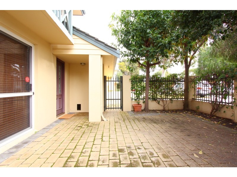 21 Greenock Avenue, Como WA 6152