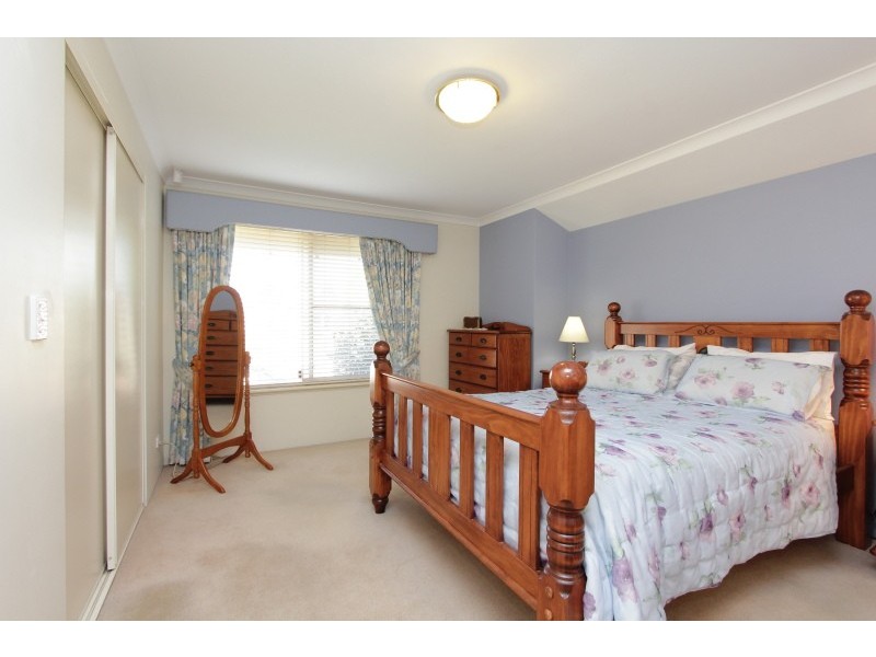 16 Frampton Crescent, Canning Vale WA 6155