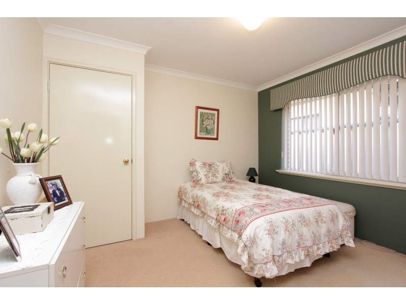 16 Frampton Crescent, Canning Vale WA 6155