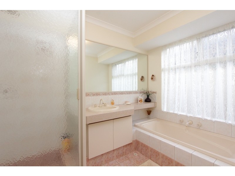 16 Frampton Crescent, Canning Vale WA 6155