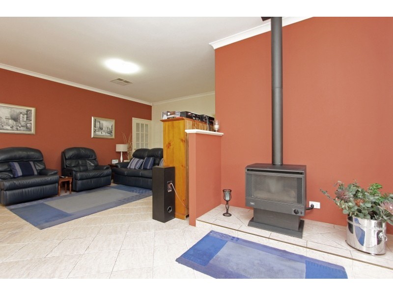 16 Frampton Crescent, Canning Vale WA 6155