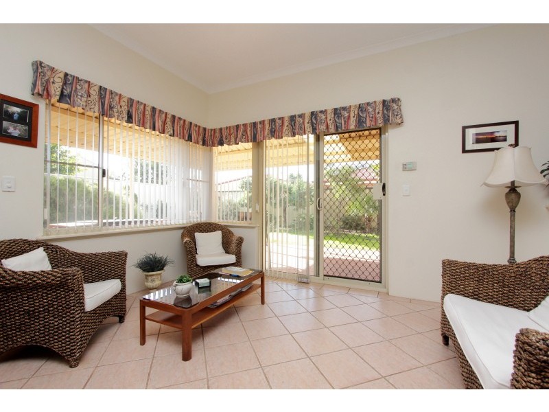 16 Frampton Crescent, Canning Vale WA 6155