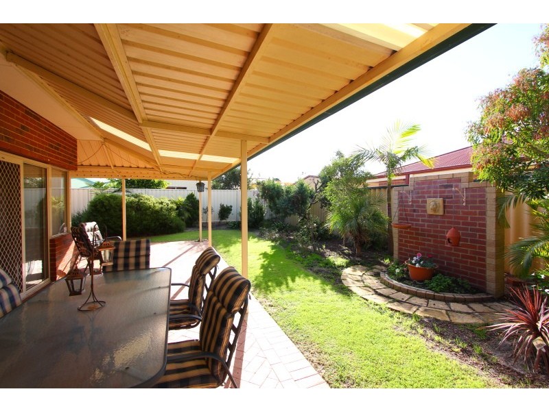 16 Frampton Crescent, Canning Vale WA 6155