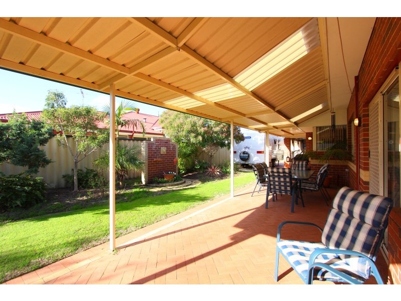 16 Frampton Crescent, Canning Vale WA 6155