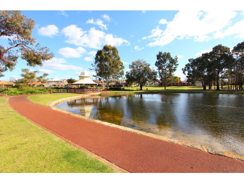 16 Frampton Crescent, Canning Vale WA 6155