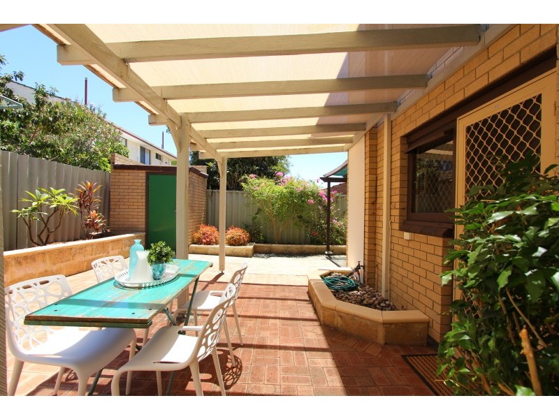 4/9 Strickland Street,, South Perth WA 6151