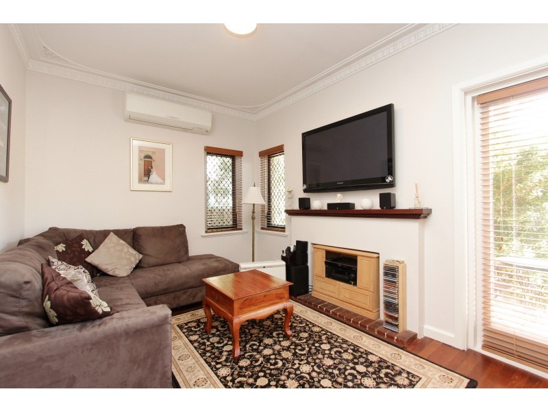 26 Wyndham Street, St James WA 6102