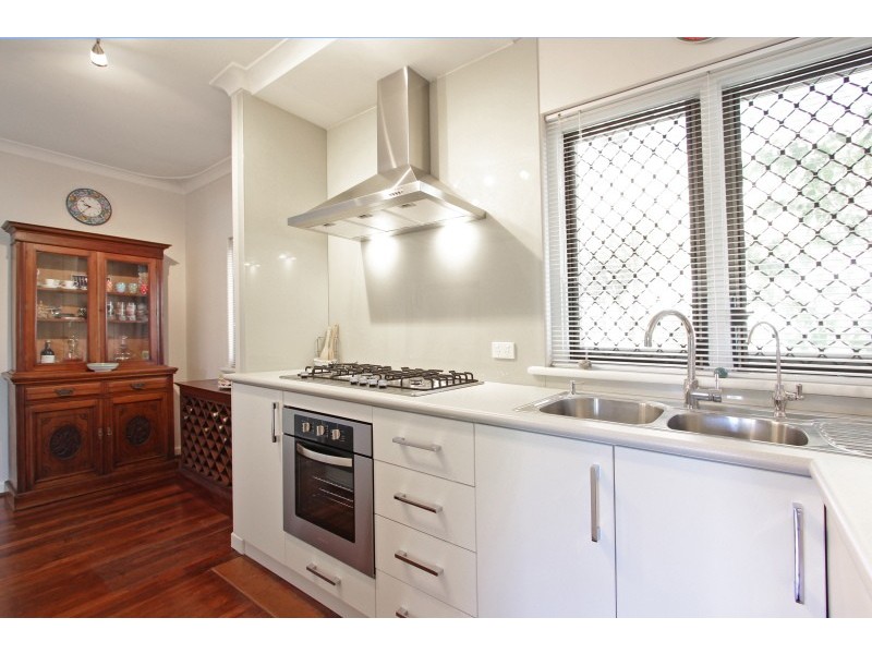 26 Wyndham Street, St James WA 6102