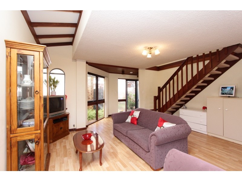 3/207 Labouchere Road, Como WA 6152