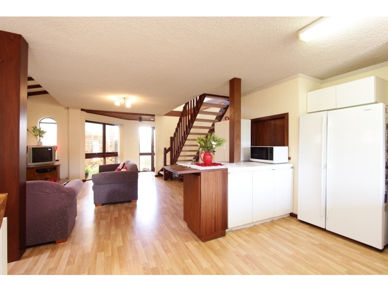 3/207 Labouchere Road, Como WA 6152