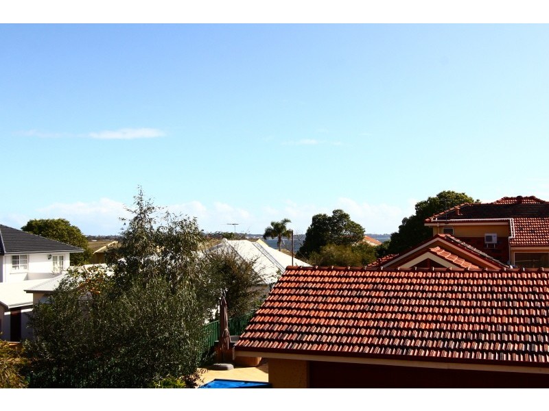 3/207 Labouchere Road, Como WA 6152