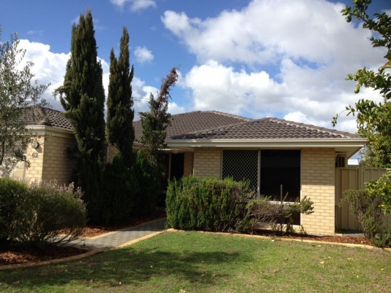 62 Salesian Court, Queens Park WA 6107