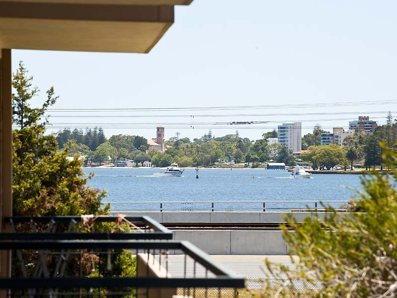 8/2 Stirling Street, South Perth WA 6151