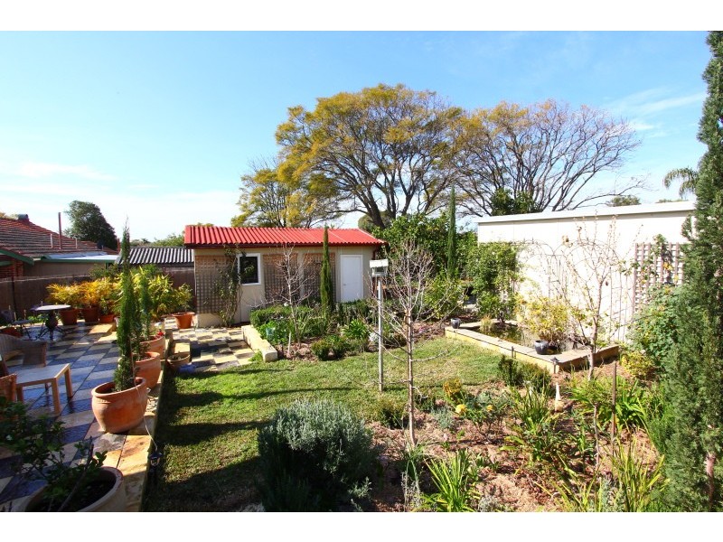 11 Bone Street, St James WA 6102