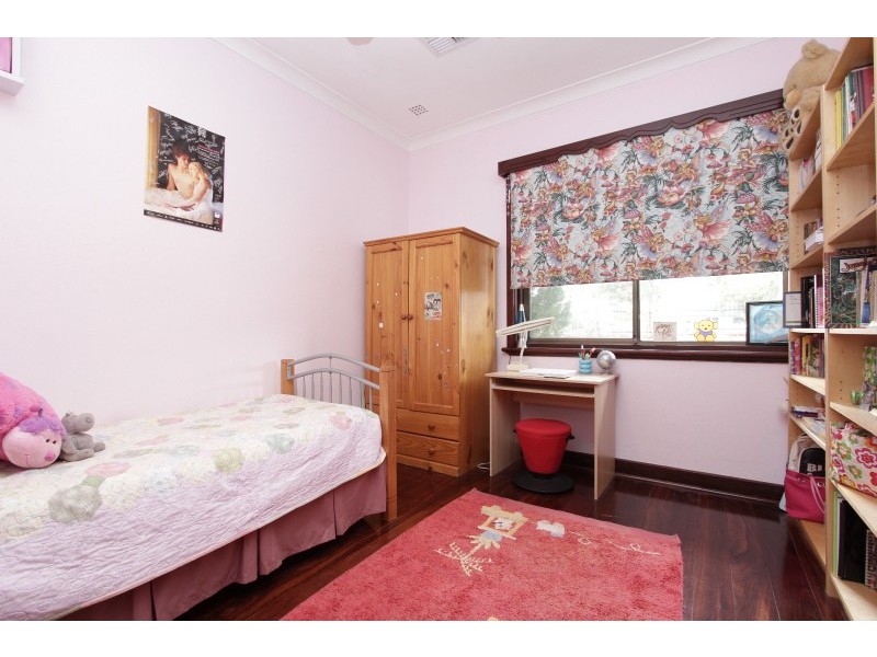 90 Todd Avenue, Como WA 6152