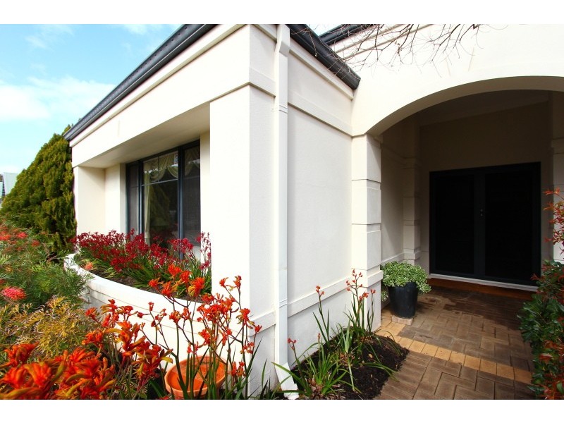 43 Beaconsfield Street, St James WA 6102