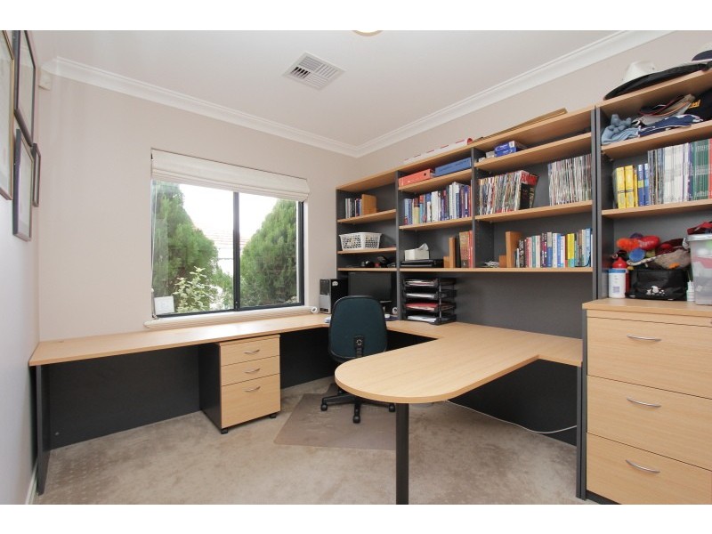 43 Beaconsfield Street, St James WA 6102