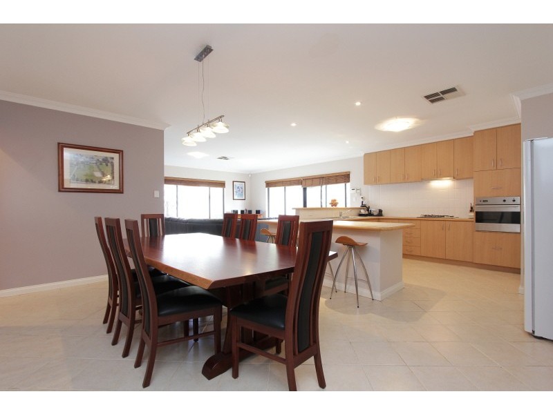 43 Beaconsfield Street, St James WA 6102