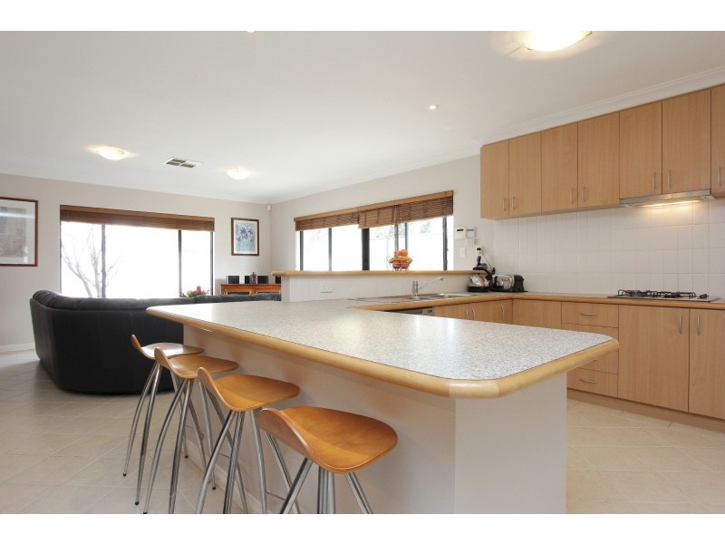 43 Beaconsfield Street, St James WA 6102