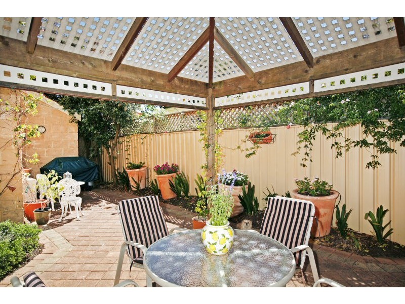 3/15 Renwick, South Perth WA 6151