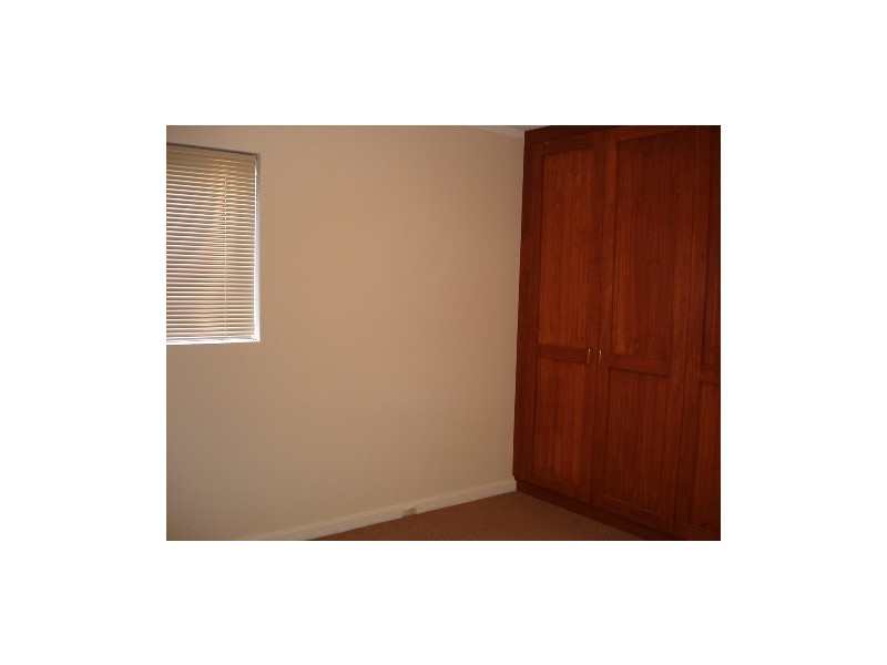 1/322 Canning Highway, Como WA 6152