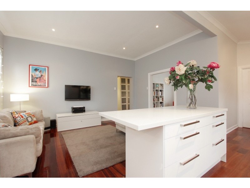 136 Raleigh Street, Carlisle WA 6101