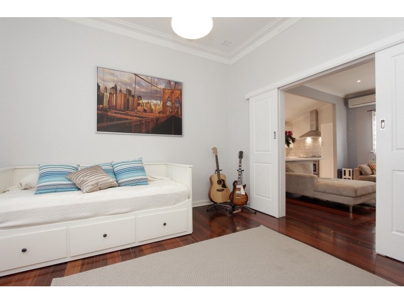 136 Raleigh Street, Carlisle WA 6101