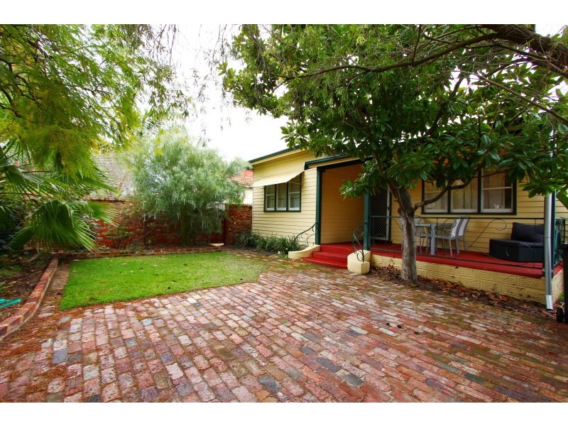 136 Raleigh Street, Carlisle WA 6101