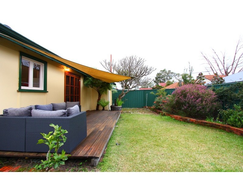 136 Raleigh Street, Carlisle WA 6101