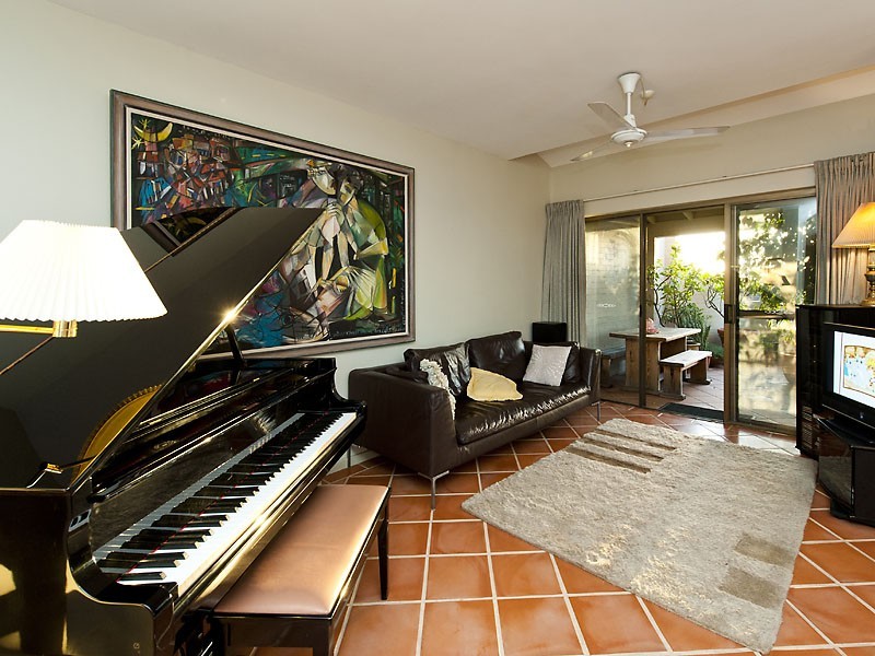 2/23A Karoo Street, South Perth WA 6151