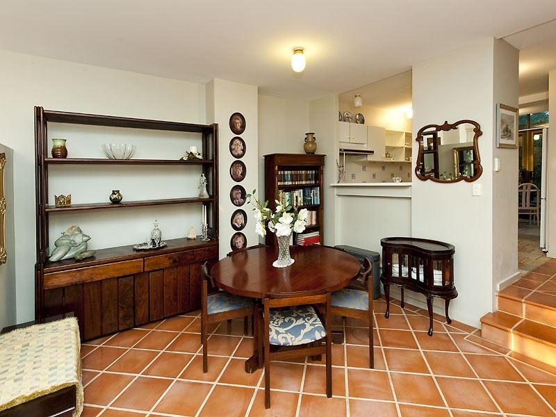 2/23A Karoo Street, South Perth WA 6151